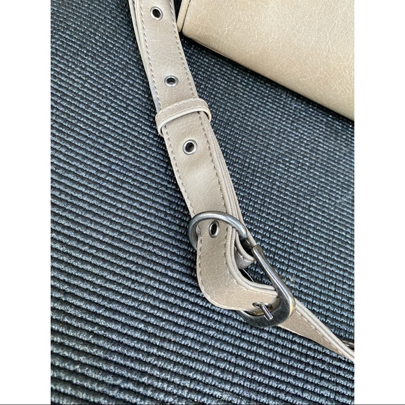 MATT& NAT taupe tote satchel purse - Picture 8 of 10